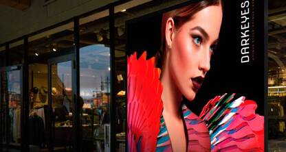 Es momento de implementar pantallas indoor en tu negocio para captar clientes