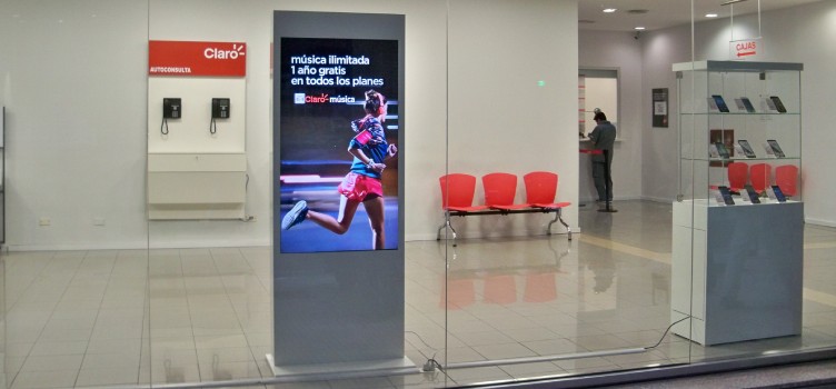 claro-modernizo-su-comunicacion-con-pro-signage