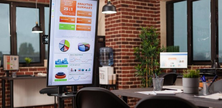 las-pantallas-led-ofrecen-soluciones-efectivas-para-la-comunicacion-dentro-de-tu-empresa