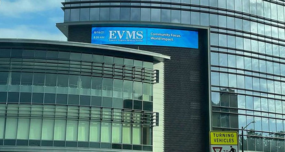 La Escuela de Medicina de Virginia del Este aprovecha la señalización digital al aire libre